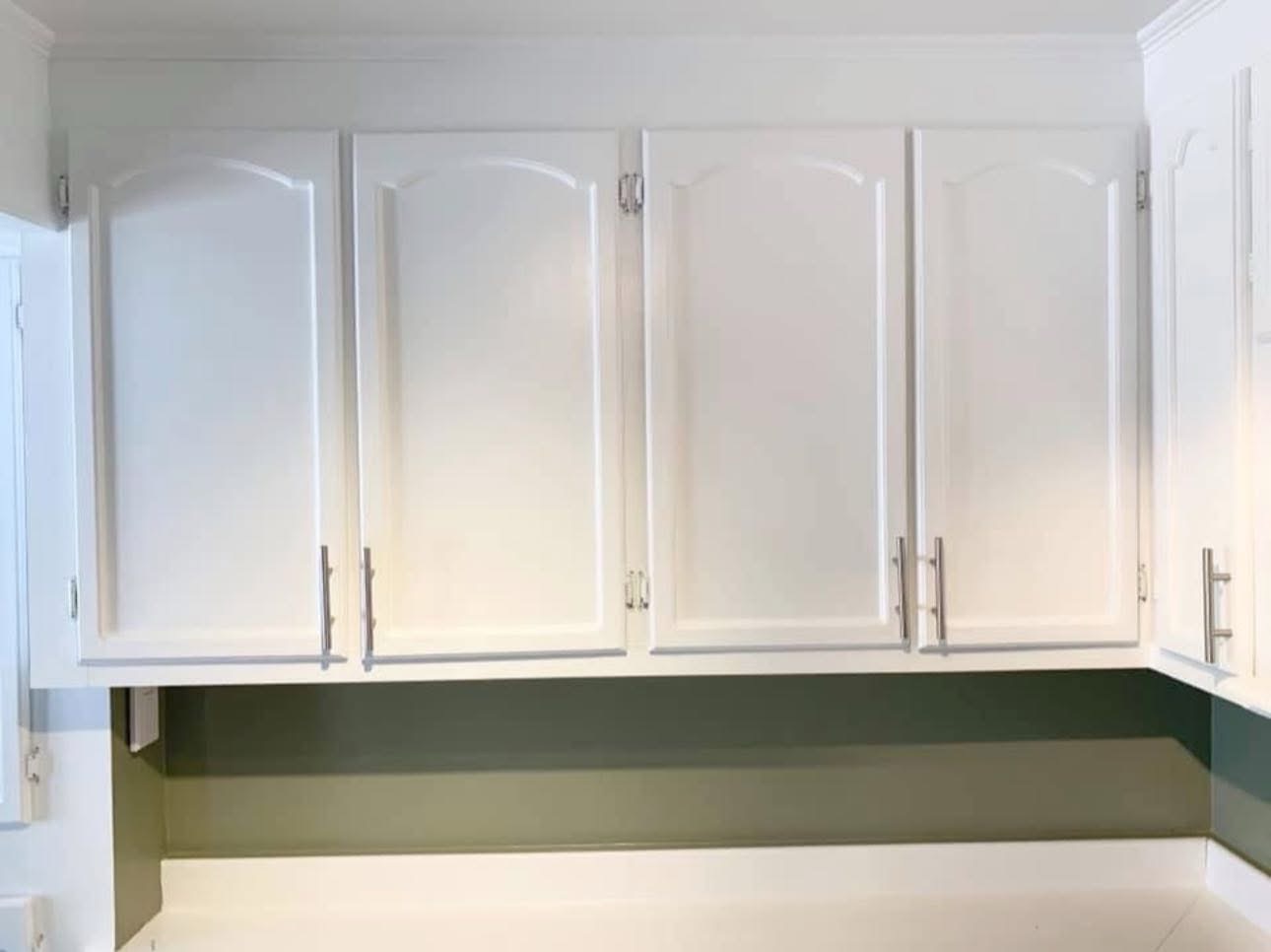 Finished painted kitchen cabinet doors